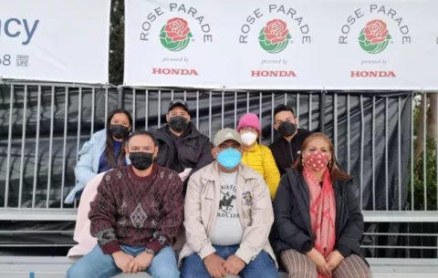 Docentes del Centro Educativo La Primavera participan como observadores en Desfile de Las Rosas rumbo al 2023
