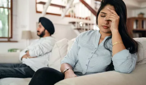 ¿Por qué se mantiene una relación forzada?