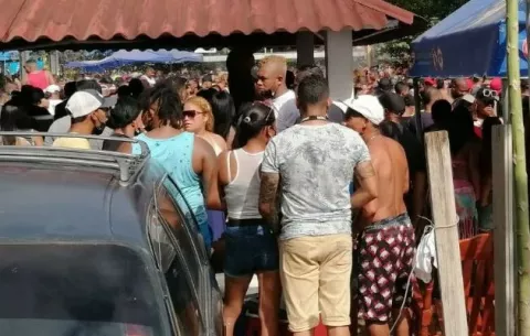 Minsa desmantela 'parking multitudinario' en balnearios Cabobré y el Oasis en Panamá Este
