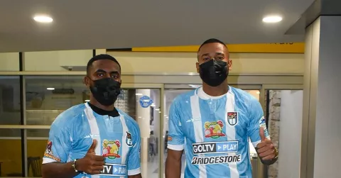 Panameños Phillips y Stephens refuerzan al 9 de Octubre del fútbol ecuatoriano