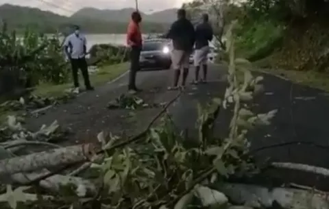 Moradores de Portobelo cierran las calles exigen la apertura de la iglesia y plazas de trabajo