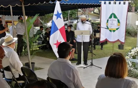¿Cómo se preparan los docentes de la Universidad de Panamá ante el aumento de estudiantes?