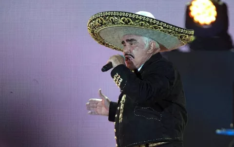 Televisa y Univisión usarán polémico libro de Vicente Fernández para bioserie