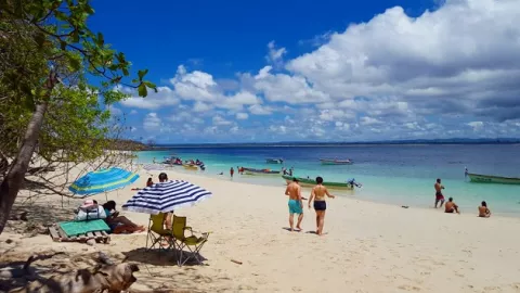 Ministro de Turismo estima que este 2022 lleguen a 1.8 millones de viajeros