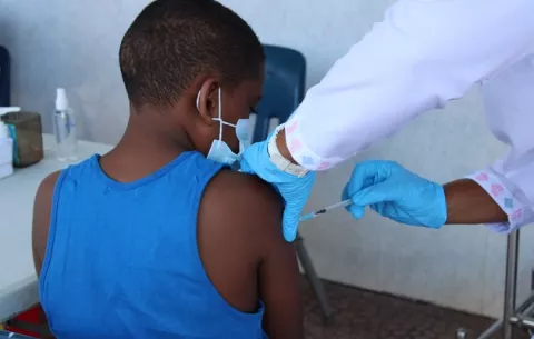Minsa contempla adelantar la vacunación  para niños sin enfermedades crónicas
