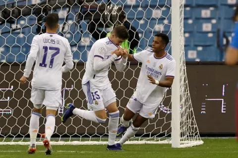 Real Madrid fue más letal y elimina a un Barcelona en crecimiento