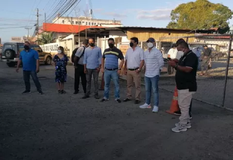 Entrada a sede del MOP en Panamá Oeste es bloqueada por el Alcalde y ediles de Capira  