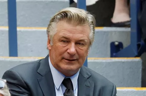 Alec Baldwin: Familia de Halyna Hutchins demanda al actor