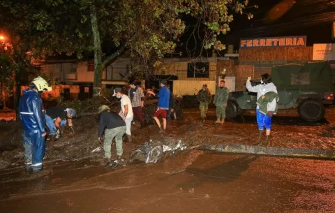 Asciende a 11 el número de muertos por un alud en la capital ecuatoriana
