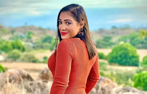 Anarkelys Arias firma con Kako Nieto: 'Deséalo tanto que a la vida no le quede más remedio que dártelo'