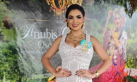Anubis Gabriela Osorio es reina del 4 de febrero en la Feria de La Chorrera