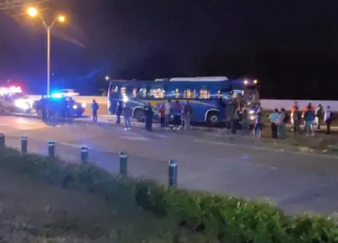Delincuentes armados hieren a pasajero en asalto de autobús de La Chorrera-Panamá