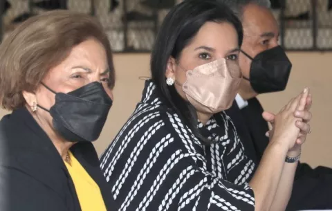 Entregan orden de proceder para construcción de la Casa de Día del Adulto Mayor 