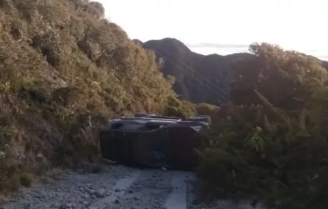 Un vehículo se vuelca cerca de la cima del Volcán Barú, no se reportan heridos