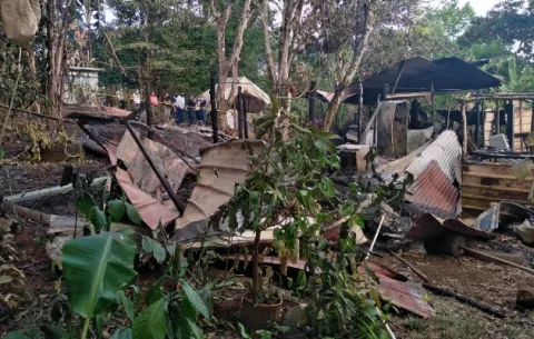 Madre de los cuatro niños fallecidos en el incendio en Buena Vista de Colón es atendida por sus quemaduras 