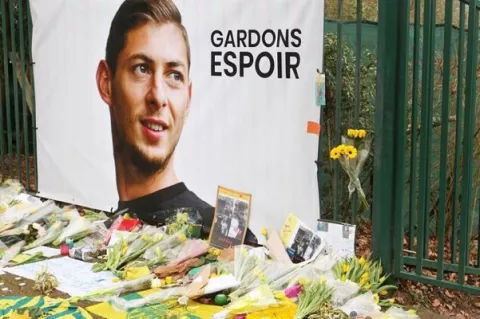 Emiliano Sala sufrió 'envenenamiento grave' antes de estrellarse su avión