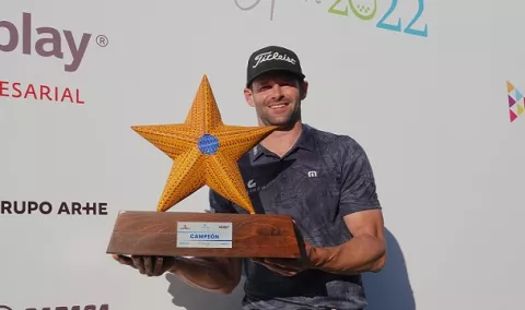 Estadounidense Matt Ryan triunfa en Estrella del Mar