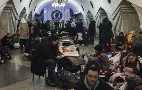 ¿Por qué el metro de Kiev es el mejor refugio para los ucranianos?