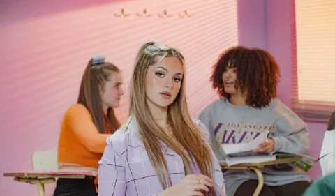 La cantante Nawi revoluciona TikTok con 'No lo pillas'