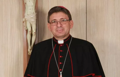 Obispo de Colón, párroco de iglesia y seminaristas dan positivo a la covid-19 