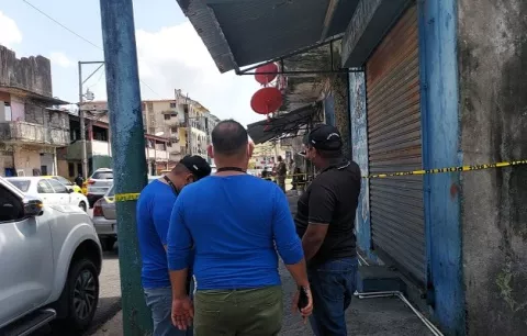 De tres impactos de bala es asesinado un hombre en la ciudad de Colón 