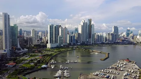 Cortizo destaca el rol clave de Panamá en el comercio mundial en foro del BID 