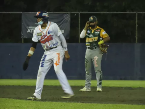Potros van con todo a Chame por boleto a la  final del béisbol juvenil