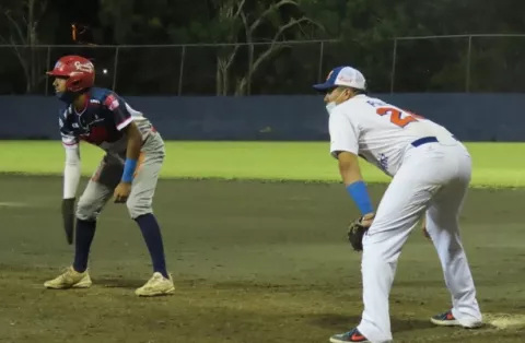 Panamá Metro empata la serie ante los Potros del Este  en la disputa del título del béisbol juvenil