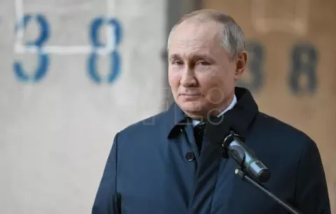 Putin se compromete con Macron a respetar a los civiles en Ucrania