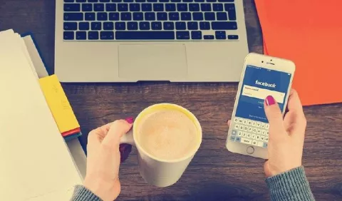 Consejos de seguridad para los que comparten detalles de su trabajo en redes sociales