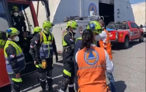 Rescatistas se capacitan para cómo hacerle frente a un terremoto de 7.2 en la escala de Richter 