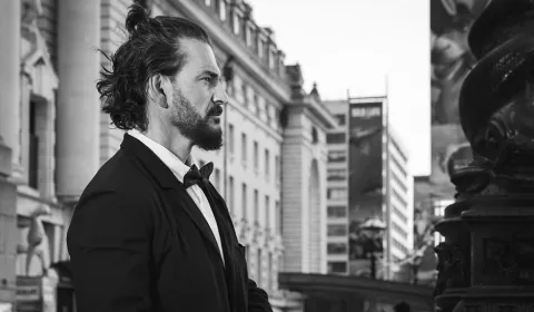 Ricardo Arjona sobre su libro 'Blanco y Negro': 'No hubo muchas personas que creyeron en él'