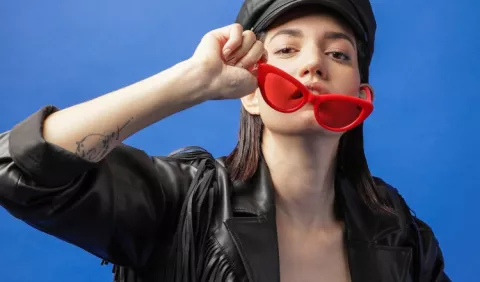 Sara Castro trabaja en su primer álbum como cantante