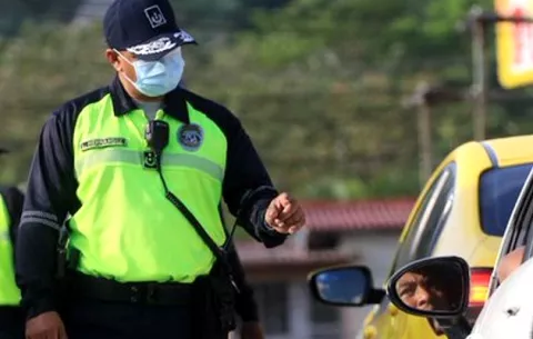 Aplican inversión de carriles y restricción de equipo pesado para facilitar flujo vehicular hacia el interior