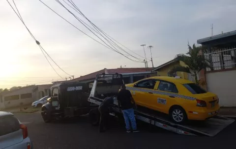Dirección Nacional de Operaciones de Tránsito le retira los vehículos a 15 conductores