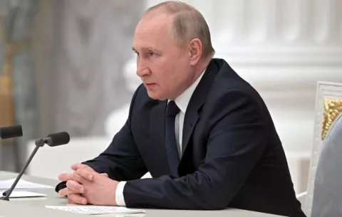 Vladímir Putin llama a los militares ucranianos a tomar el poder