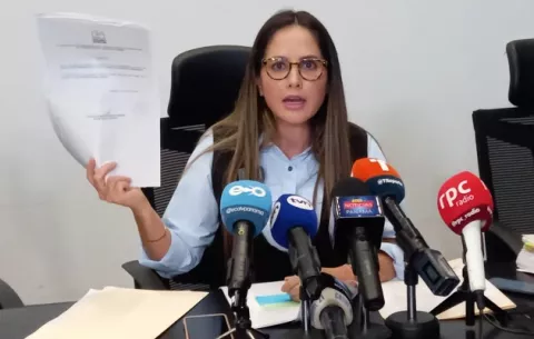 Zulay Rodríguez  se defiende y aclara el tema de los lingotes de oro