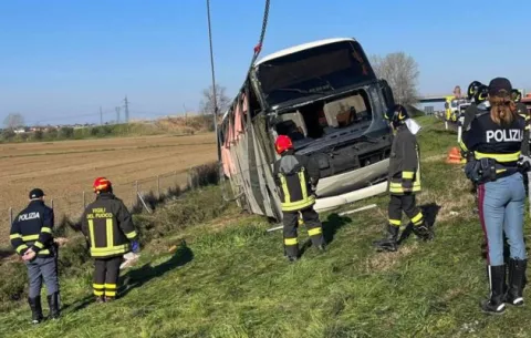 Un muerto y cinco heridos en el accidente de un bus con ucranianos en Italia