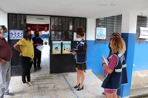 Agreden a funcionario de la Defensoría del Pueblo durante inspección a escuela