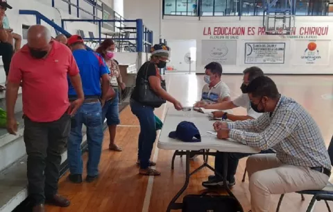 Alcalde de David logra acuerdo con vendedores informales que protagonizaron protesta