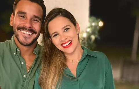 Alexis Sitton y Verónica Rivera dan la bienvenida a su hija