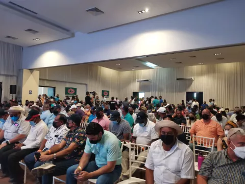 Ricardo Martinelli se reúne con mayoría de diputados, alcaldes y representantes de Cambio Democrático
