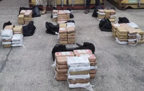 Incautan 149 paquetes de droga ocultos en un contenedor que iba a Bélgica