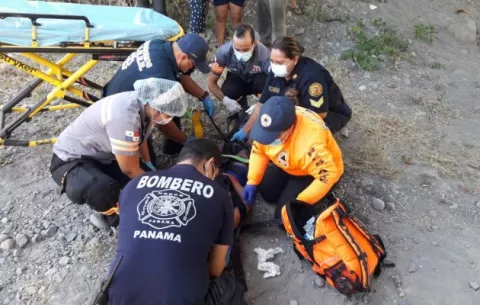 Menor de 11 años cae del puente sobre el río Chico en Alanje