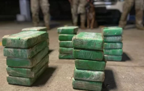 Decomisan 25 paquetes de sustancias ilícitas en Los Cayos Holandeses, Comarca Guna Yala