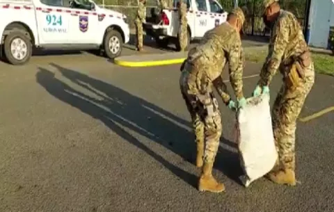 Capturan a dos colombianos con 108 paquetes de droga en Punta Mala, Los Santos