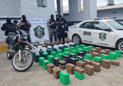 Incautan más de 380 paquetes de droga en la playa El Uverito de Las Tablas 