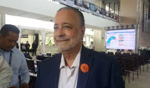 Magistrado Eduardo Valdés Escoffery debe declararse impedido para fallar en fuero de Ricardo Martinelli