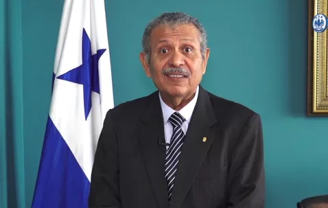 ¿Por qué renunció realmente Francisco Bustamante a  su cargo en la CSS?