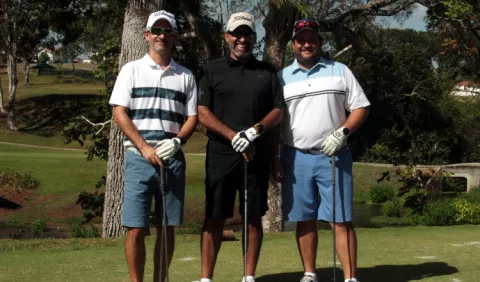 Carlos Ledezma, Roberto Durán y Gil Worthington con buena tarde en el  Torneo de Golf Sonrisas